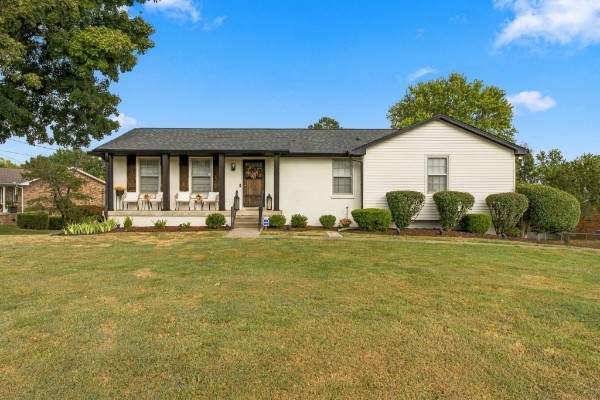 Front exterior of 681 Atlanta Dr. in Hermitage, Tennessee