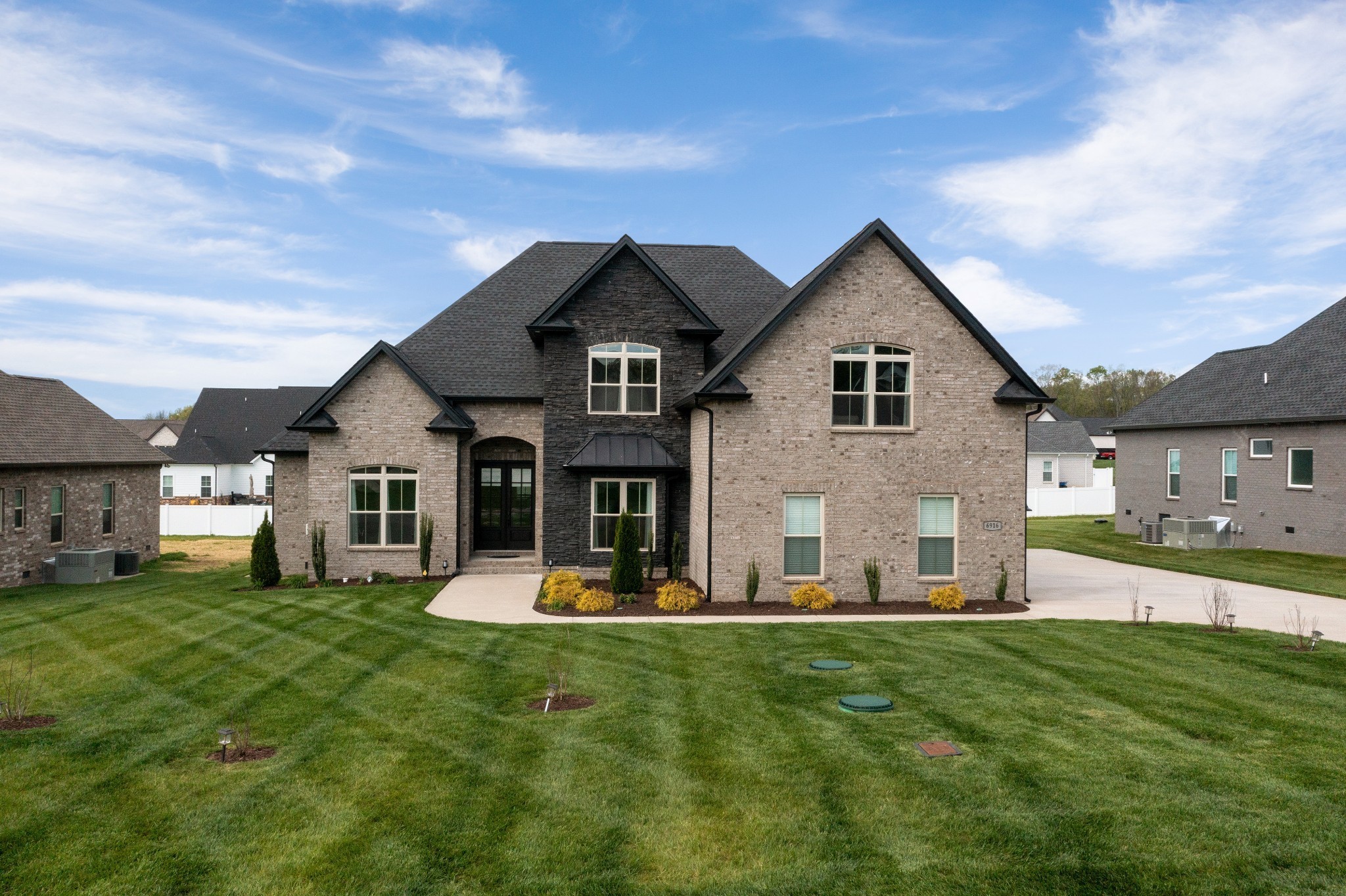 Front exterior of 6916 Hiatus Ct. in Murfreesboro, Tennessee